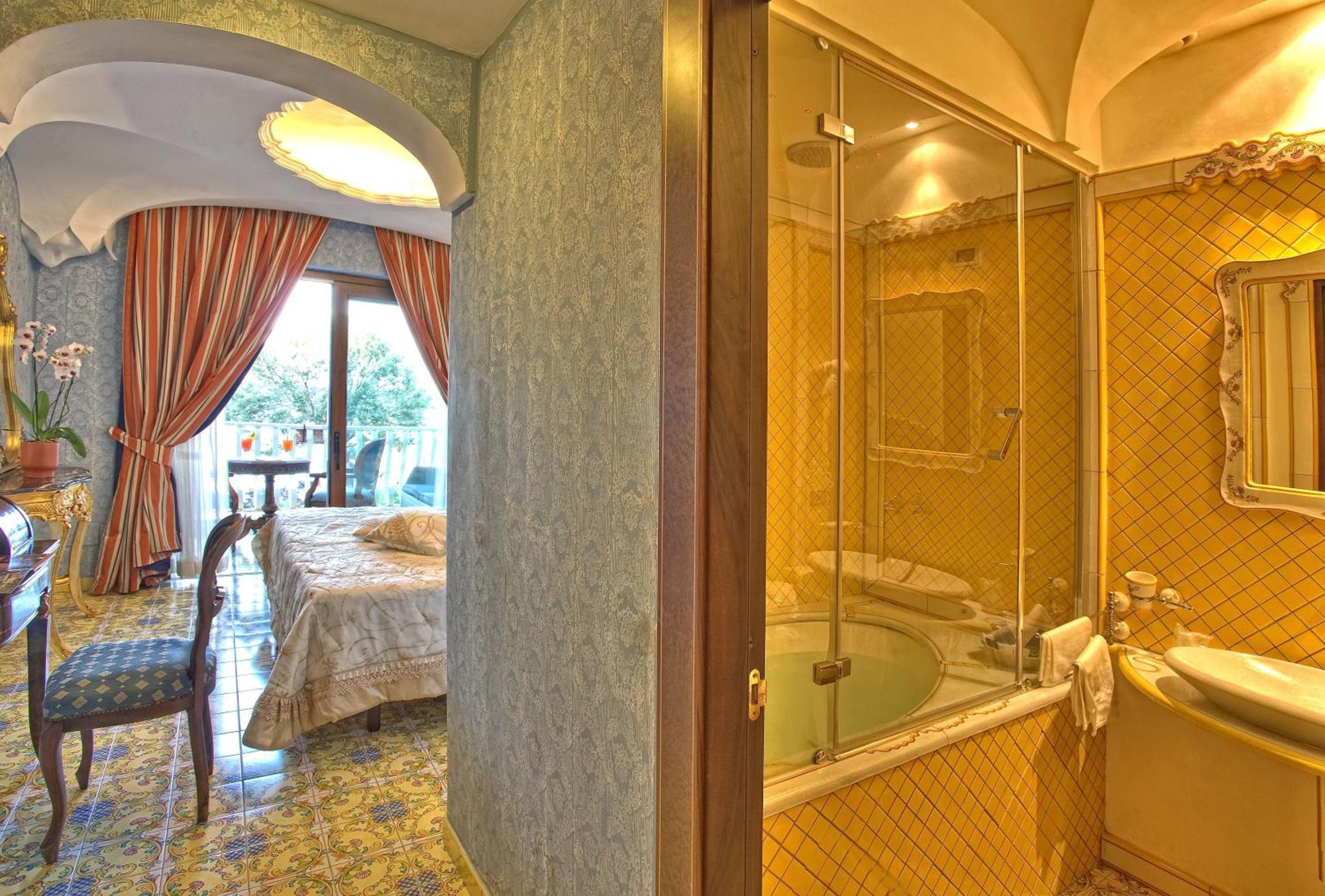 Strand Hotel Delfini Искья Экстерьер фото