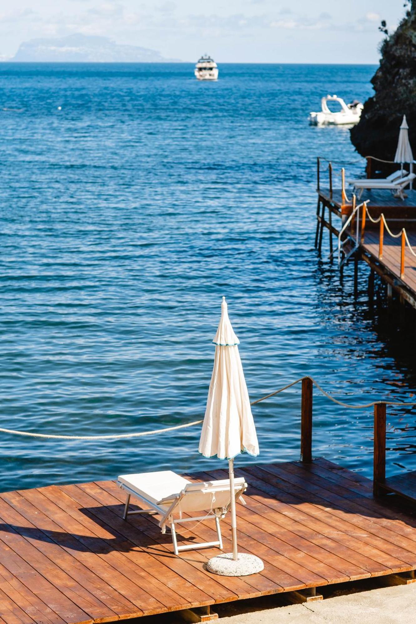 Strand Hotel Delfini Искья Экстерьер фото