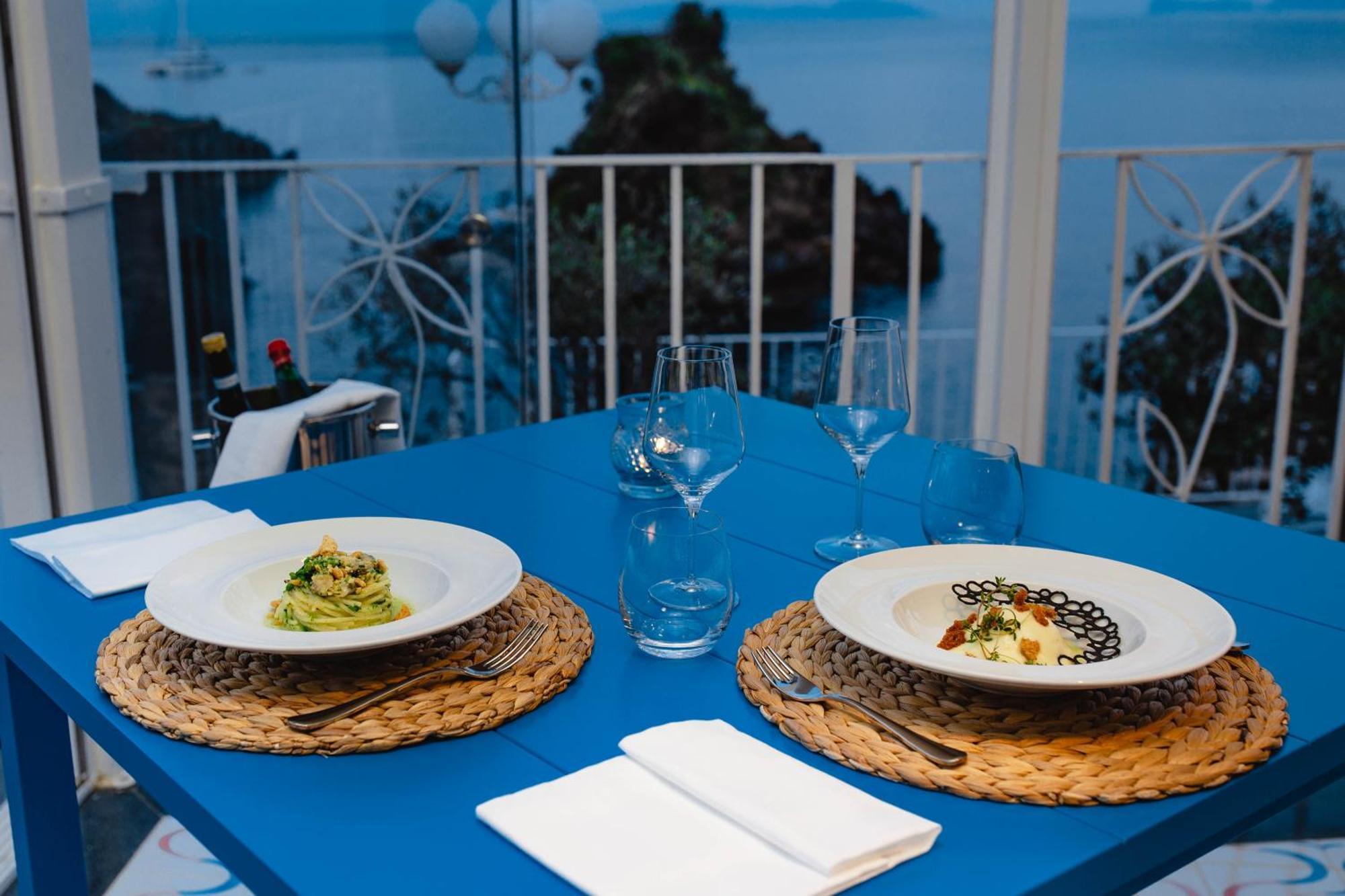 Strand Hotel Delfini Искья Экстерьер фото